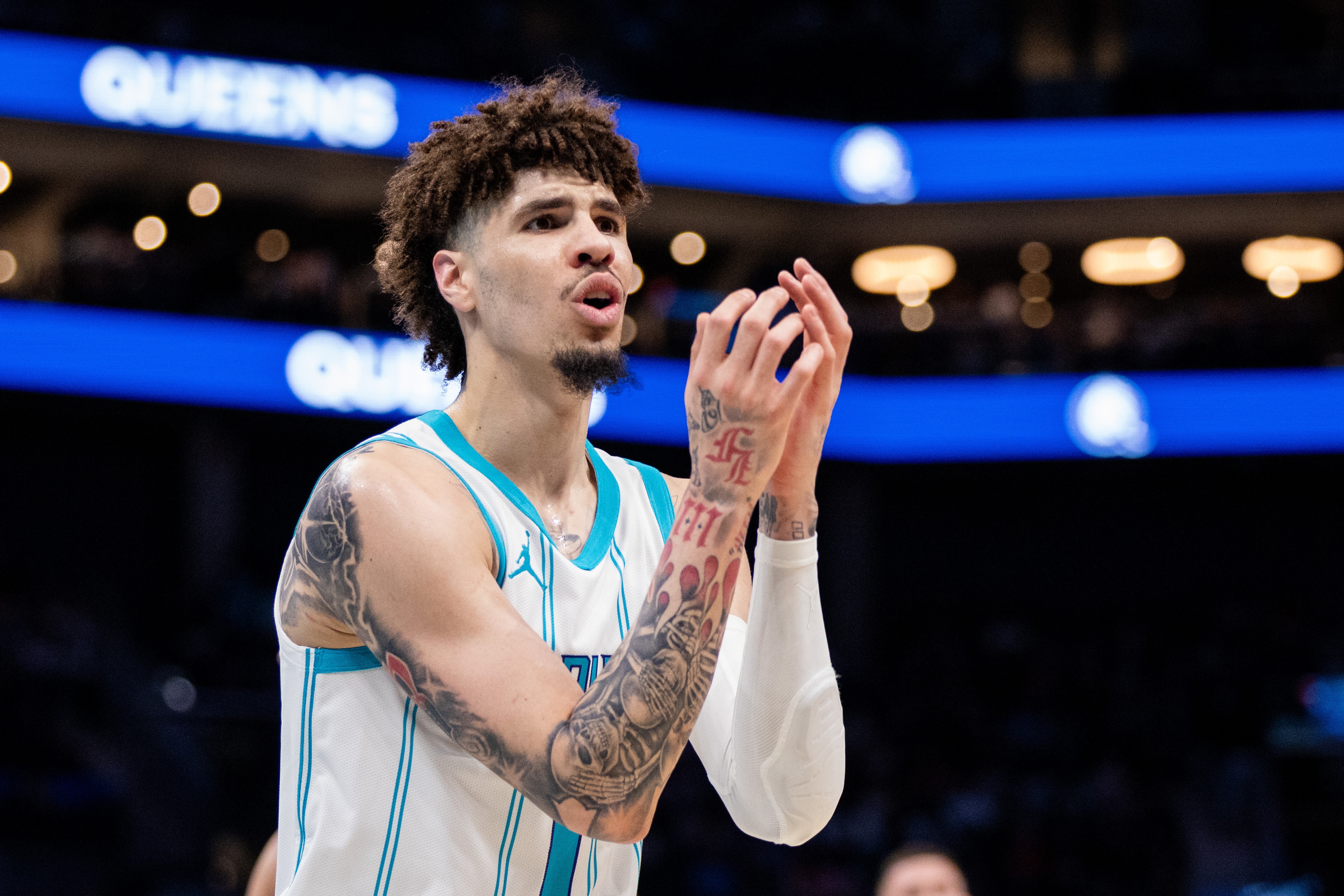 这也太浪了!三球21中5低效拿下15分6板10助